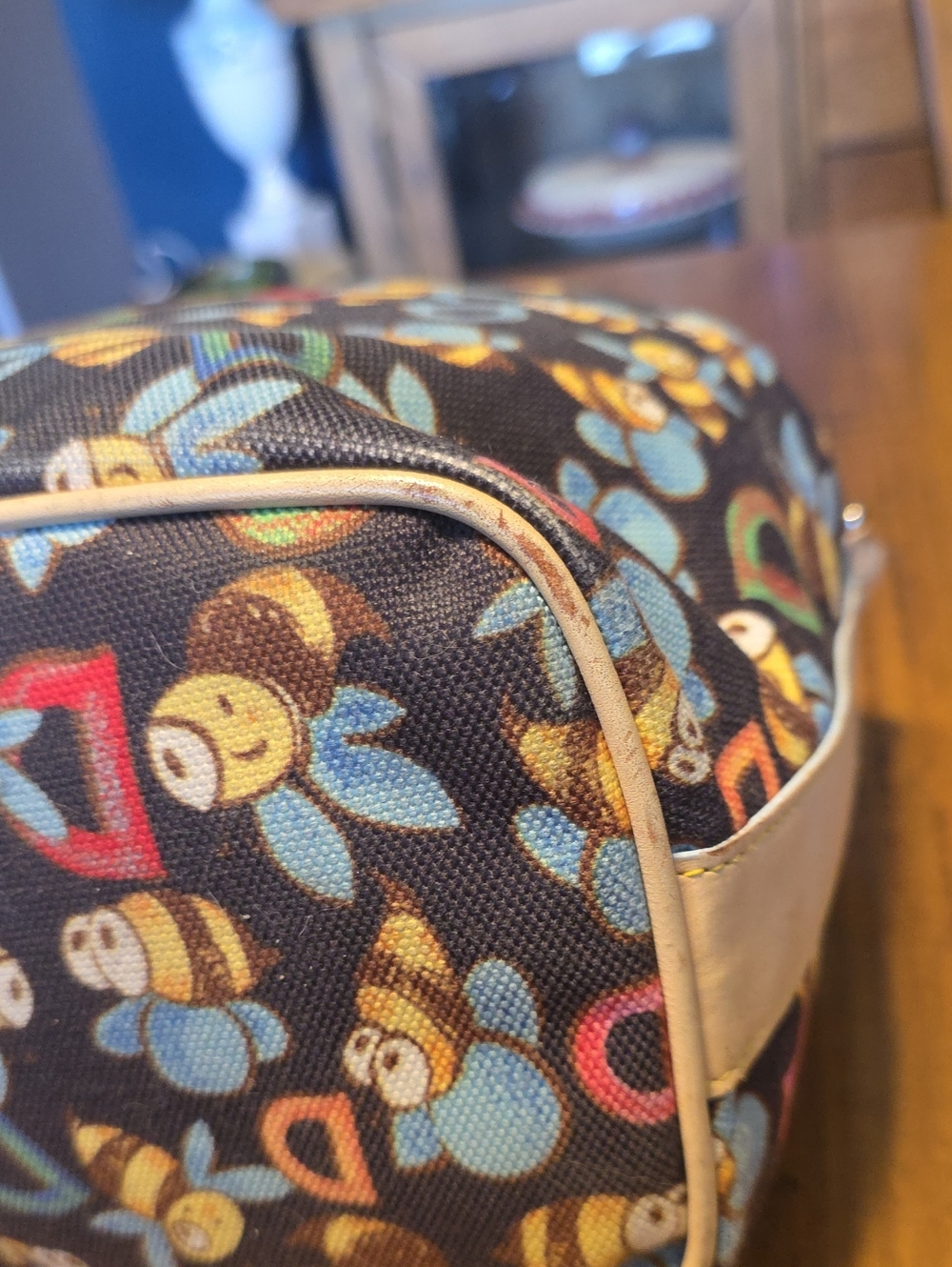 Dooney & Bourke  Bee Print Drawstring Shoulder Bag Rare - Picture 9 of 16